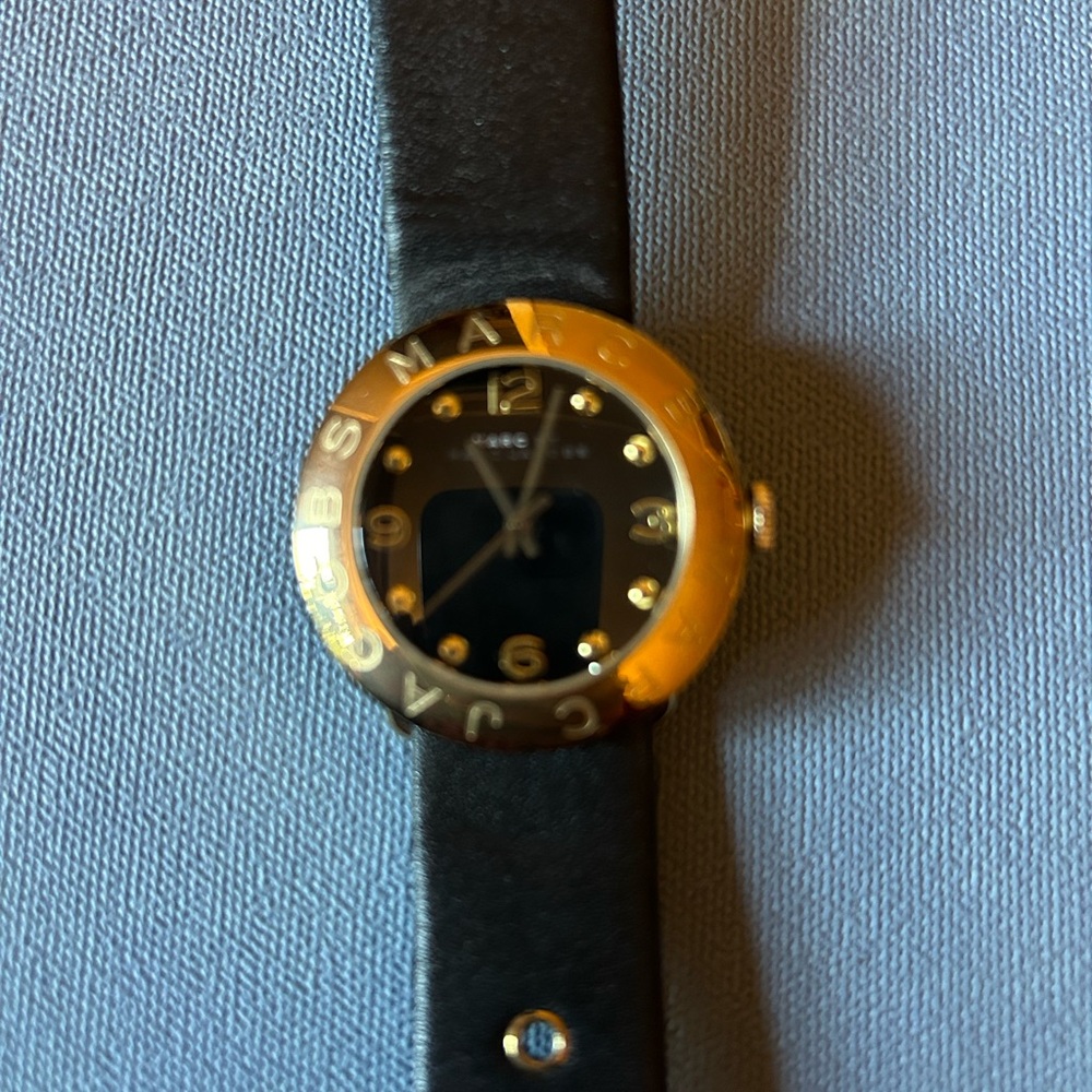 Marc Jacobs leather band watch